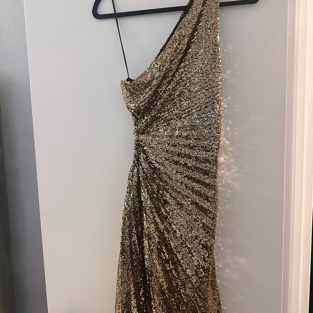 Luxxel gold sequin cutout dress - Picture 3 of 7